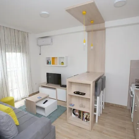 Апартаменты Fast Sleep & Go 3 *