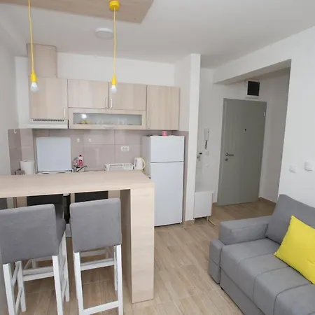 Апартаменты Fast Sleep & Go 3 *